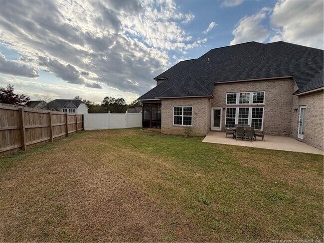 Building Photo - 115 Dairy Ct