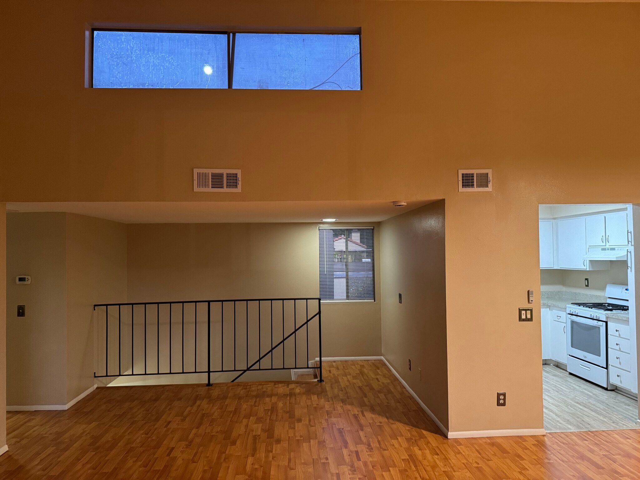 Building Photo - 9381 Shadowood Dr