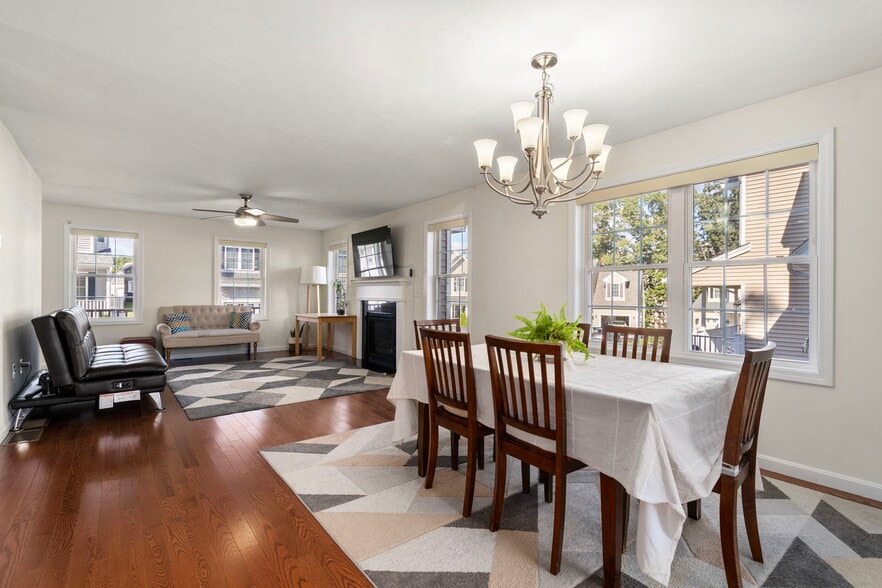 Building Photo - 4 Cherry Blossom Cir