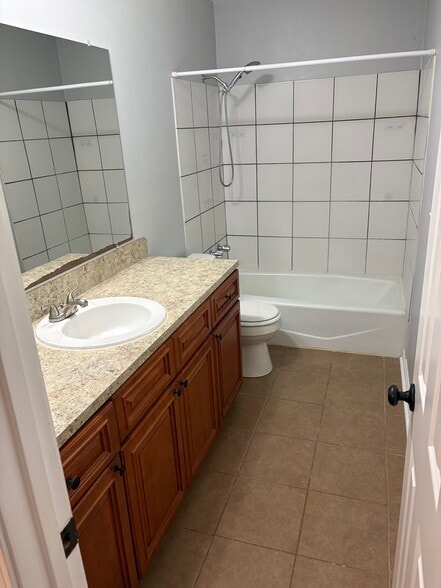 Building Photo - 10937 Carmel Dr