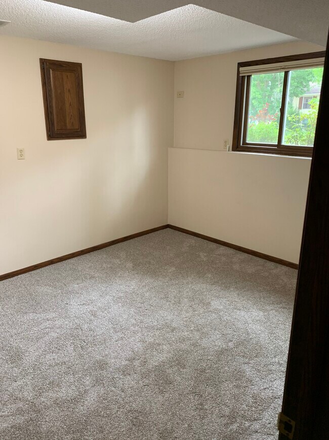 Building Photo - 13694 Fordham Ave