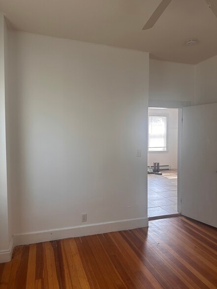 Building Photo - 1476 Plainfield Pike
