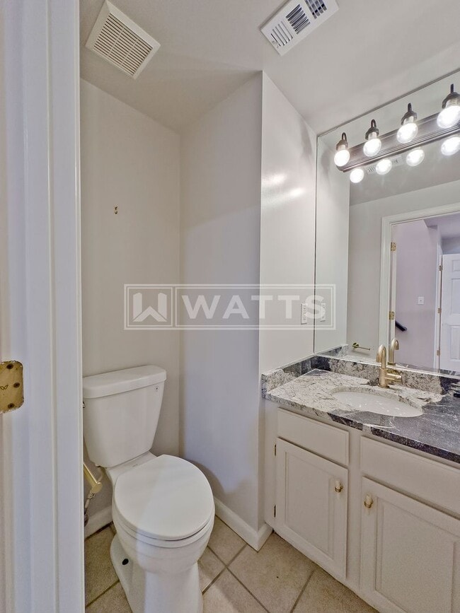 Building Photo - 2080 Stone Brook Dr