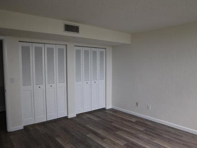 Building Photo - 3580 S Ocean Shore Blvd
