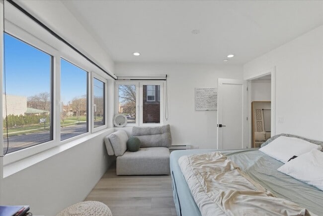 Building Photo - 1025 N Harlem Ave