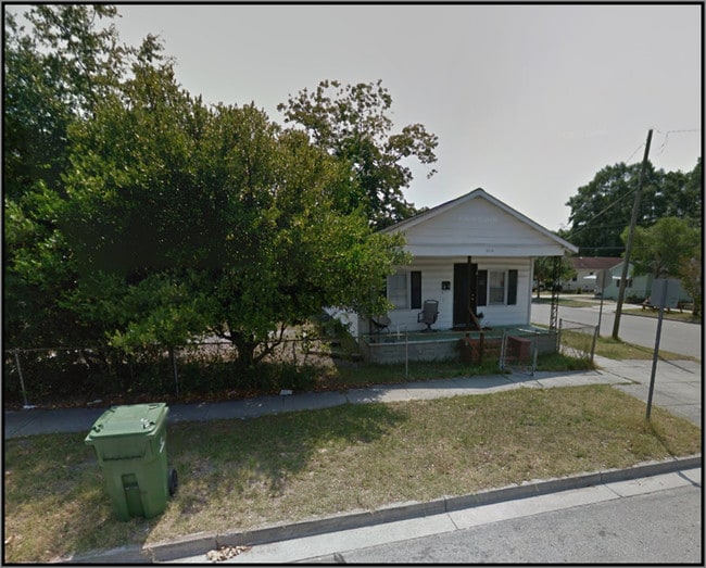 Building Photo - 919 S 12th St