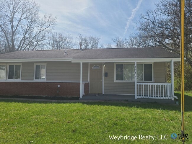 Building Photo - Charming 3-Bedroom Ranch with Private Yard & Garage in Northbrook/Colerain Township