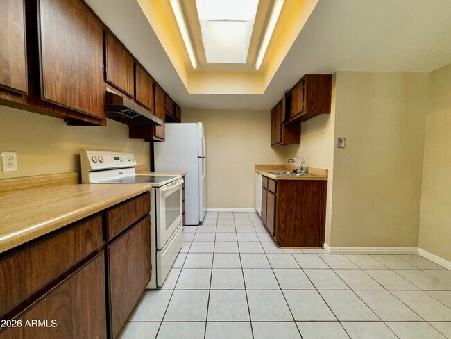 Building Photo - 546 S Allred Dr