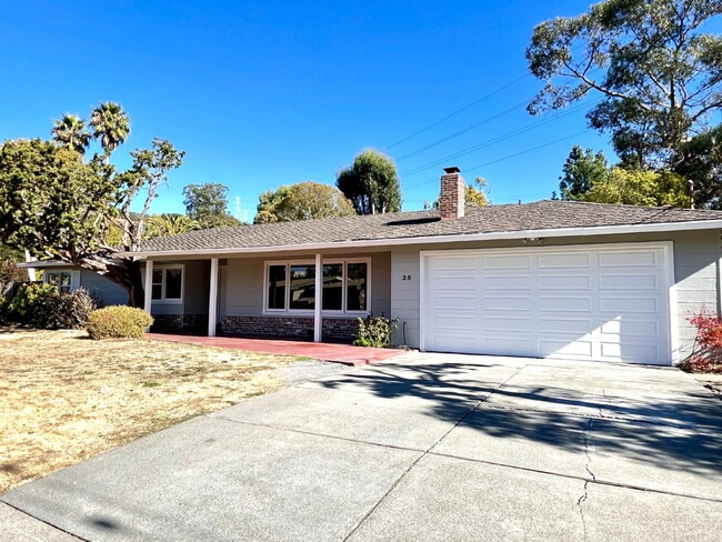 Building Photo - Lovely 3+ Bedroom Single Story Home in San Rafael!