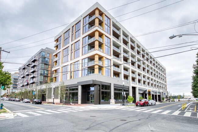Building Photo - 2121 First Street Southwest-GO FL4-ID258