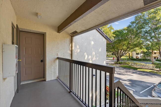 Building Photo - 4467 Carambola Cir S
