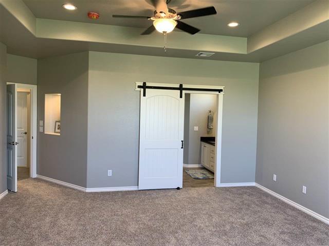 Building Photo - 5380 NE Snowy Owl Rd