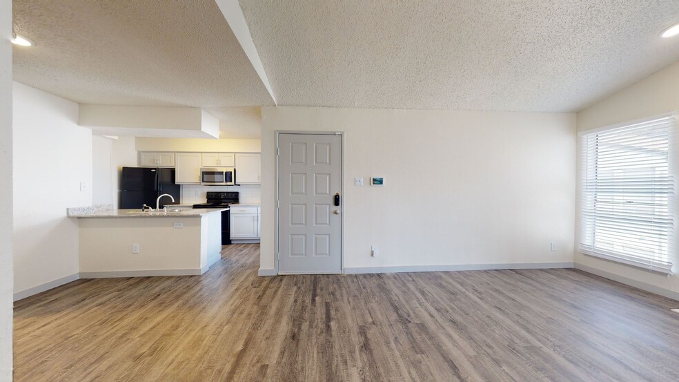 Building Photo - Bentley