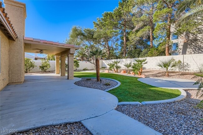 Building Photo - 8985 McLeod Dr