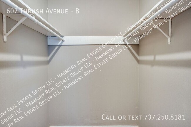 Building Photo - 607 Thrush Ave