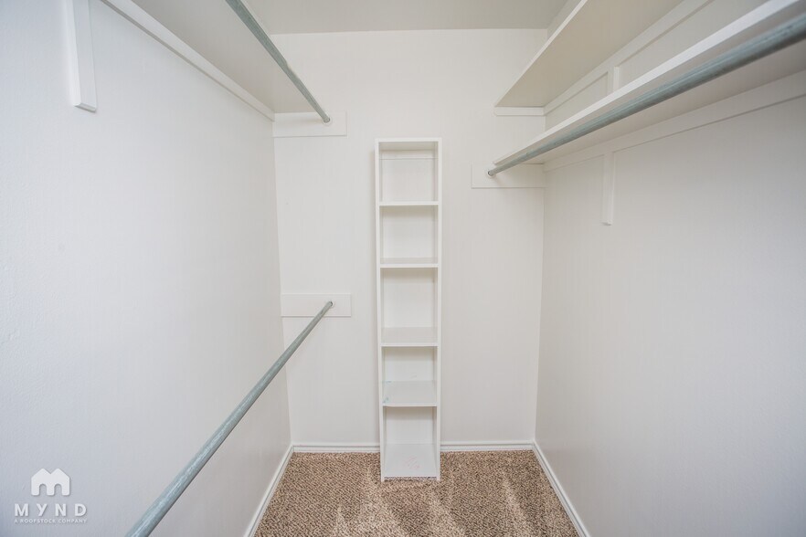 Building Photo - 514 N Brentwood Ave