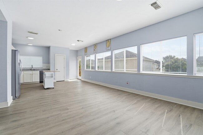 Building Photo - 11930 Longwood Garden Way