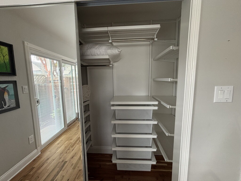 Secondary Closet - 4710 Jewel St