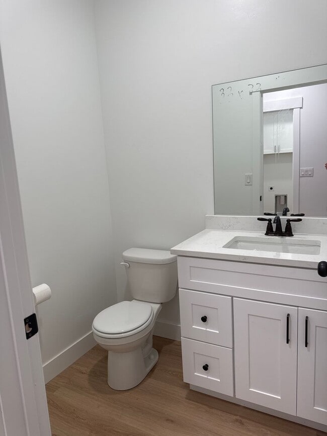 Building Photo - 725 W 350 N