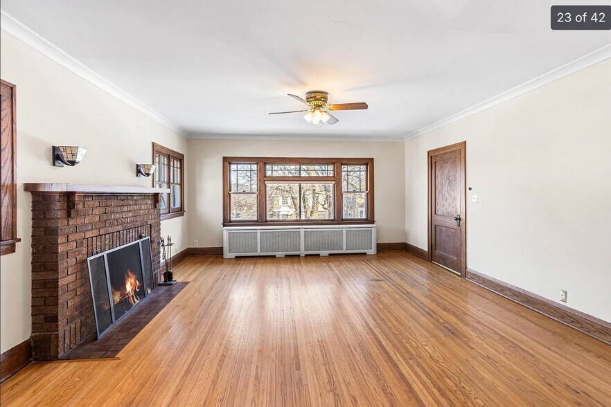 Building Photo - 5000 Newton Ave S