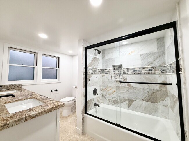 Building Photo - !! OPEN HOUSE !! Wednesday 4/15 - 2:00pm to 7:00pm