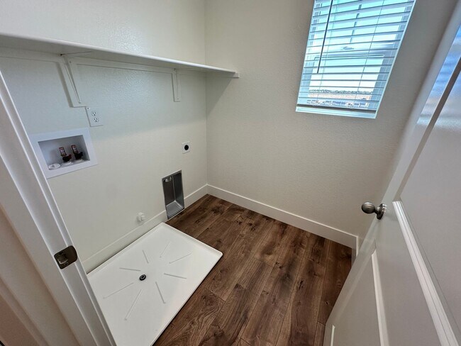 Building Photo - 7820 Rivermeadow Wy