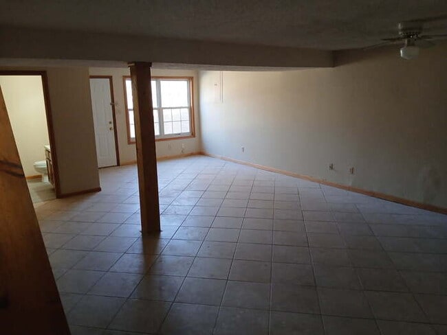 Building Photo - COMING SOON!!! 3 BEDROOM HOUSE!