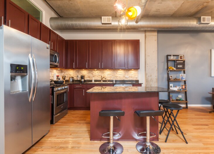 Building Photo - 933 W Van Buren St