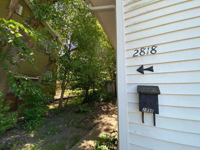 Building Photo - Wood St. Duplex (2818/2822)