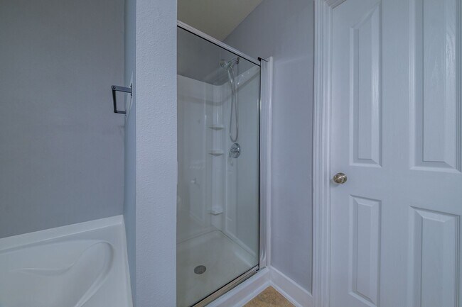 Building Photo - 1301 Waldridge Ct