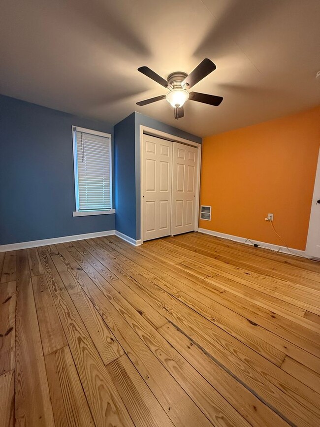 Building Photo - 960 Maple St