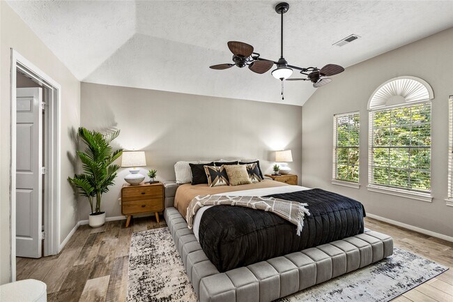 Building Photo - 170 April Cove