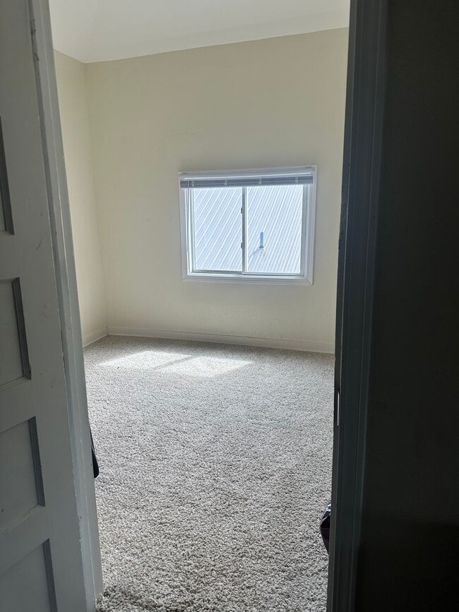 Building Photo - 1122 E Dunklin St