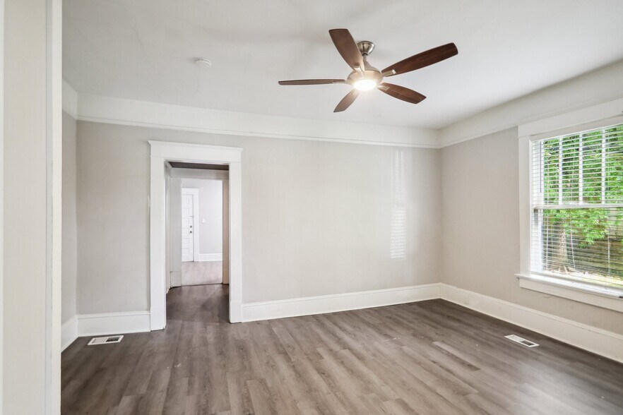 Building Photo - 2728 Tallulah Dr NE