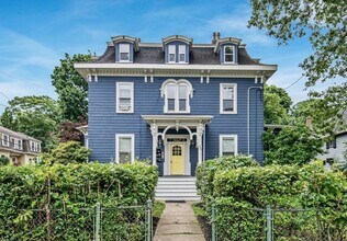 Building Photo - 298 Lamartine St