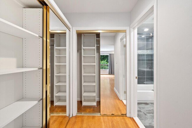 Building Photo - 7732 Canal Ct