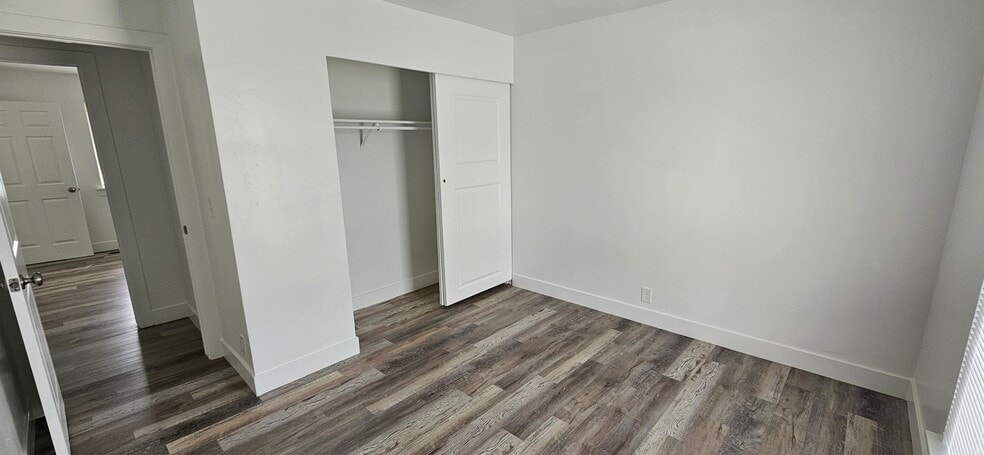 Building Photo - 11809 S 1000 E