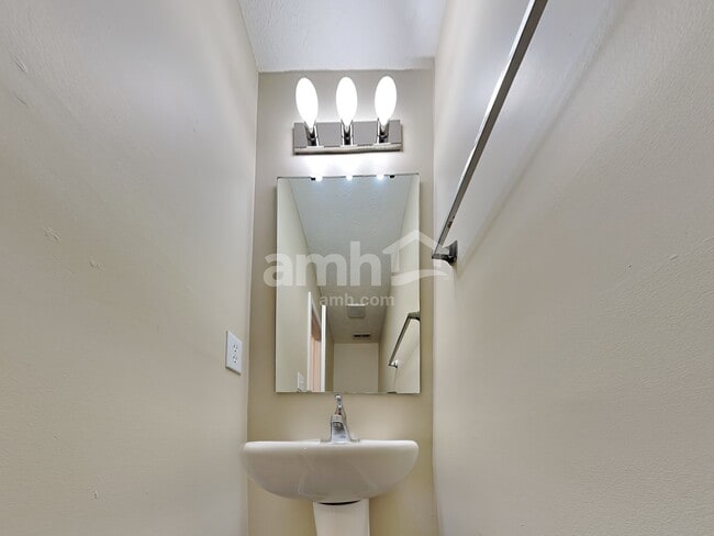 Building Photo - 11527 Tahoe Way