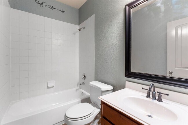 Building Photo - 2902 Lemmingham Dr