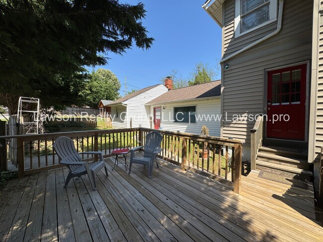 Building Photo - Large Raleigh Court Home on a Corner Lot