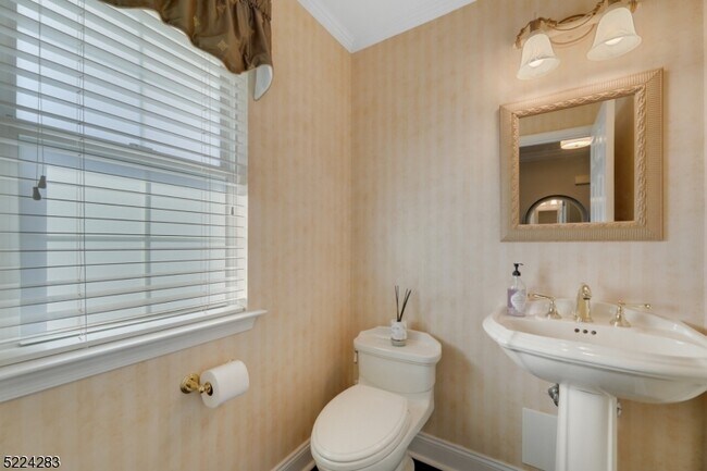 Building Photo - 13 Knox Ct