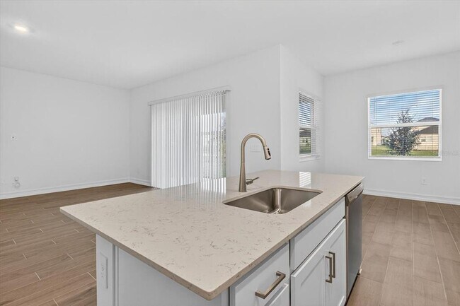 Building Photo - 6925 Main St