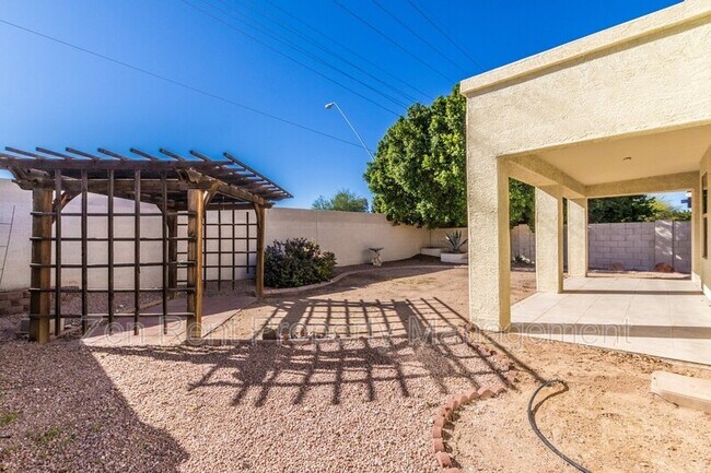 Building Photo - 6053 E Sierra Morena St