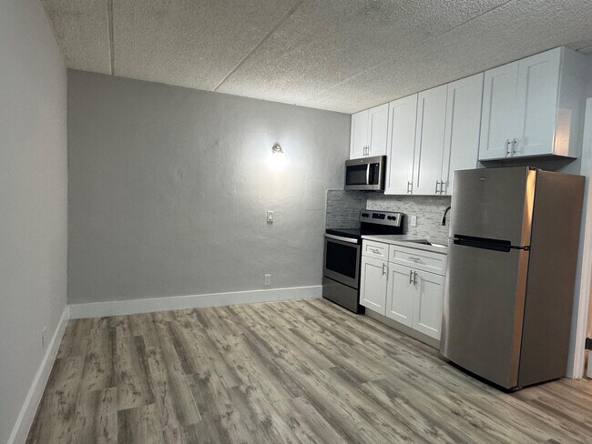 Building Photo - 3211 SW 44th St