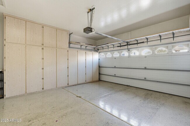 Building Photo - 1747 E Northern Ave