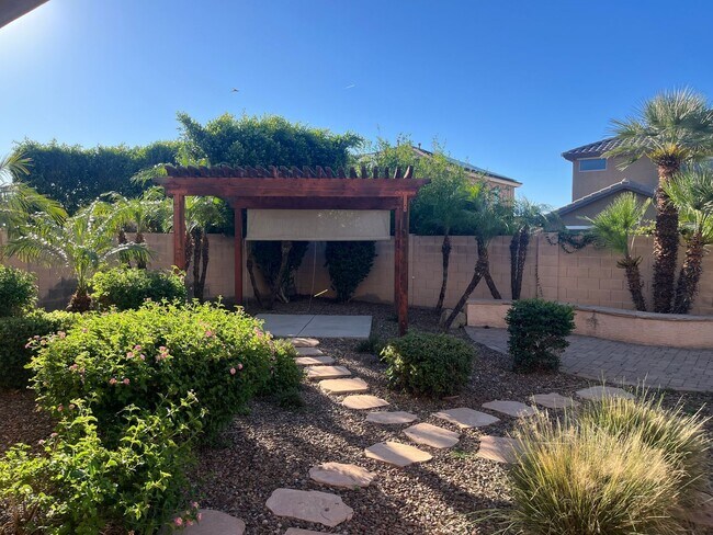 Building Photo - 14361 W Maui Ln