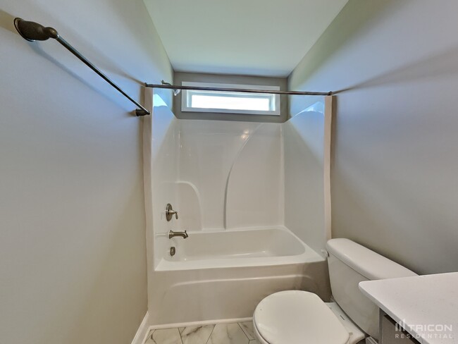 Building Photo - 121 Fish Whistle Ct