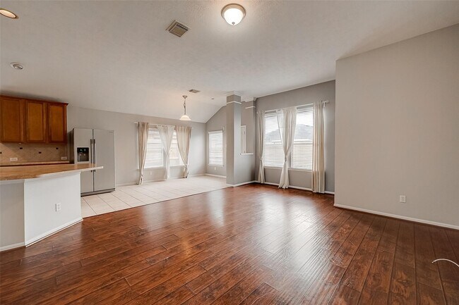 Building Photo - 1807 Hidden Breeze Dr