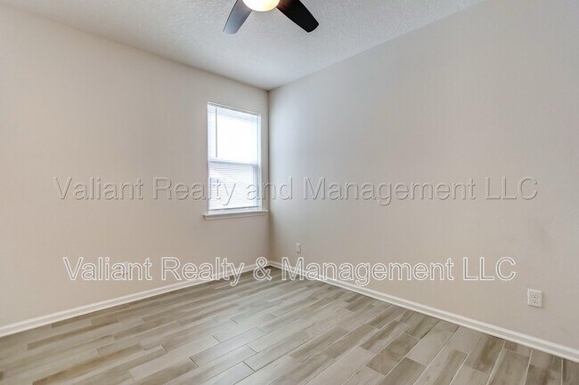 Building Photo - 262 Little Bear Run