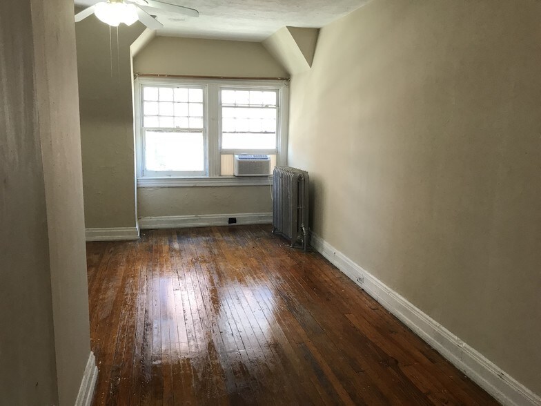 3rd bedroom - 5 W Biddle St